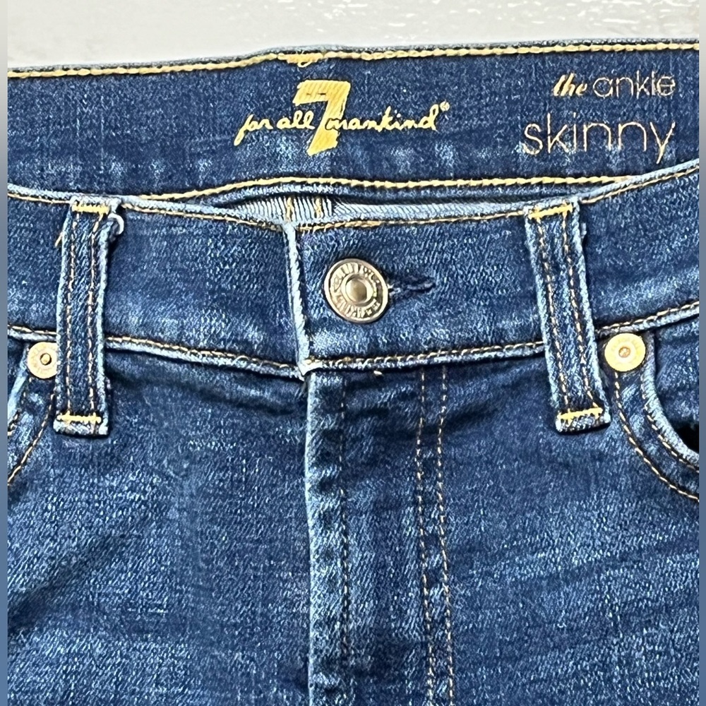 7 For All Mankind the ankle skinny jeans, size 28 - Picture 3 of 9